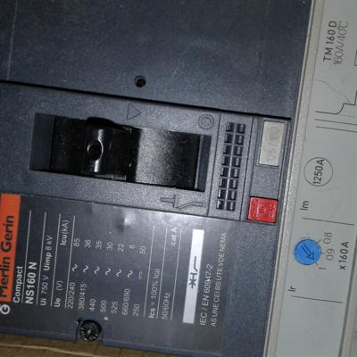 72.000 тенге. Автоматический выключатель. (Schneider Electric)  "MERLIN GERIN"  3р  I=160 А
