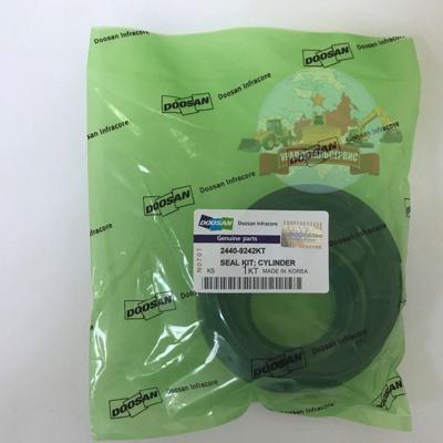 Р/к г/ц стрелы (рукояти, ковша) 2440-9242KT (401107-00199A)