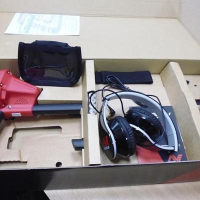 детектор,detector металлоискател Металлодетектор Minelab Vanquish 440